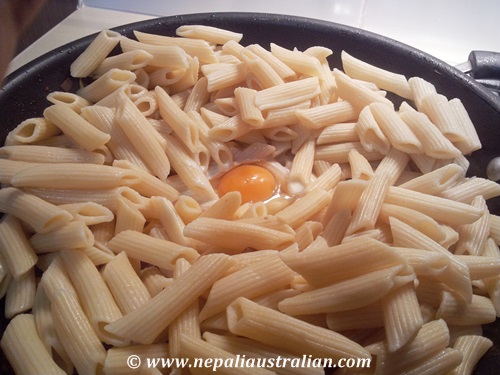 Creamy penne with chicken, bacon and mushroom (4)